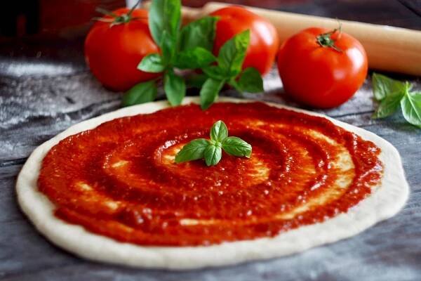 Recept na hustý rajčatový protlak. Ze zralých rajčat jej připravíte rychle a snadno | JenŽeny.cz