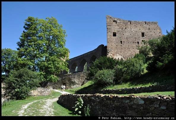 Velhartice – fotografie / hrady-zriceniny.cz