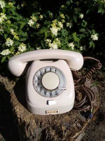 Starý retro vytáčecí telefon TESLA 3FP - Starožitnosti
