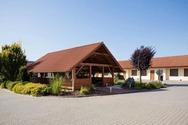 Hotel Kobero Ricany  Exteriér fotografie