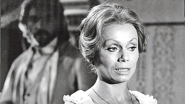 Věra Vlčková v historickém drama Rudin (1985), které se odehrává na ruské vsi.