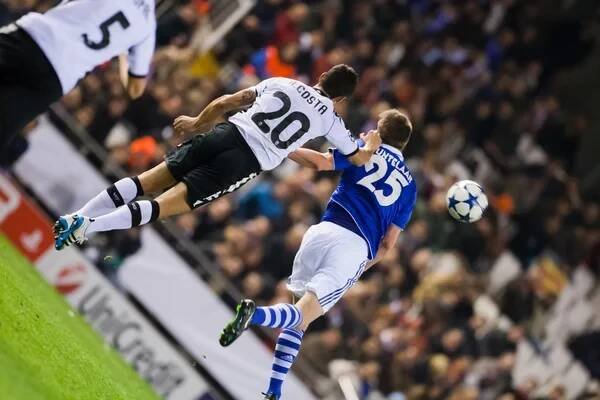 Ricardo Costa (L) a Klaas-Jan Huntelaar (R) v akci — Stock obrázek