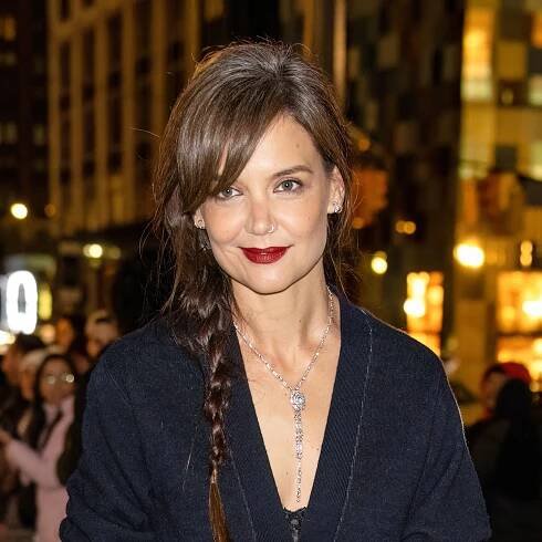 Katie Holmes' No-Makeup Selfie Puts Her Skin Care Routine In The Spotlight