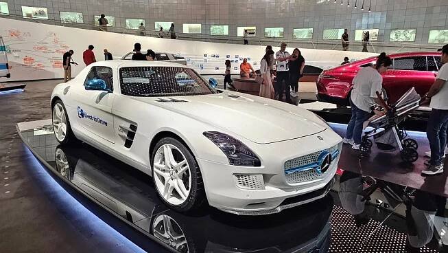 Mercedes-Benz Museum Stuttgart (2023) - auto-mania.cz