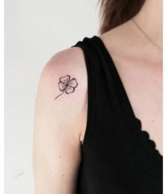 70+ nápadů na tetování s květinou na rameni (a jejich význam)