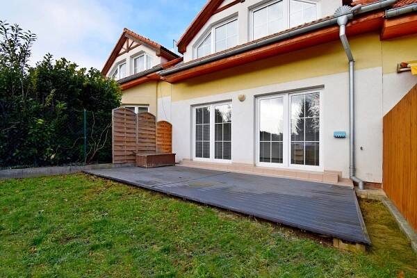 Pronájem ŘRD 4+kk, 120 m2 se zahradou a garáží, Praha 8 Ďáblice | RealityMIX