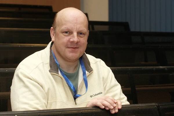 Čech z továrny na antihmotu: Snažíme se opakovat podmínky při vzniku vesmíru