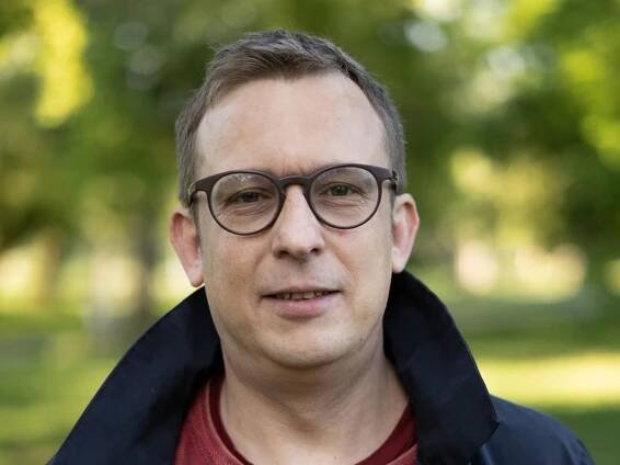 Kaderka: Technologické inovace ničí tradiční školství. Výuka se mění v jejich doplněk