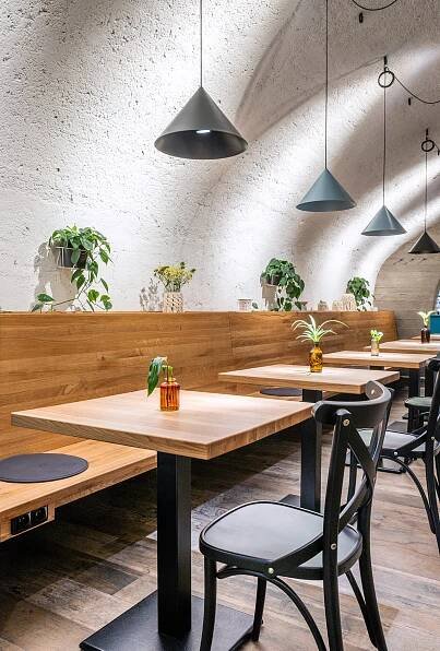 Vybavení bistra Nro 66 v Olomouci | Sargánek Interiors
