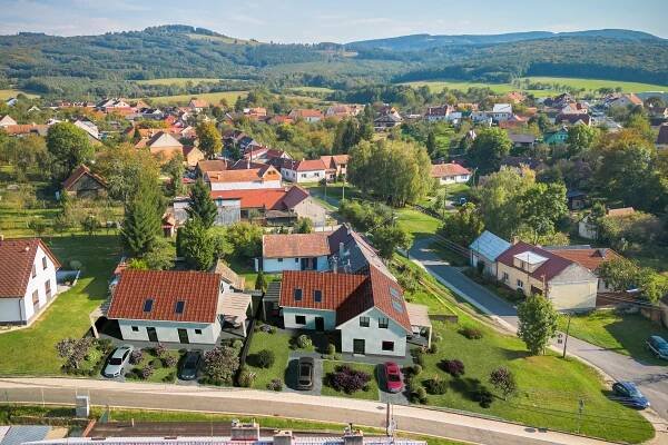 Bydlení v Bystřici pod Lopeníkem – komfort a klid