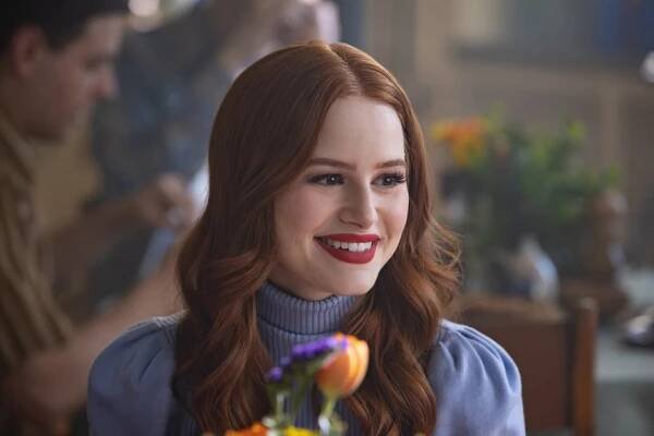 Riverdale - Kapitola 56: „Tajemství temného domu“ (S03E21) (2019)