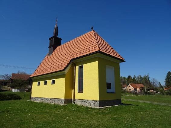 Soubor:Drhovice, kaplička.jpg – Wikipedie