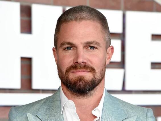 Arrow star Stephen Amell clarifies strike comments following backlash