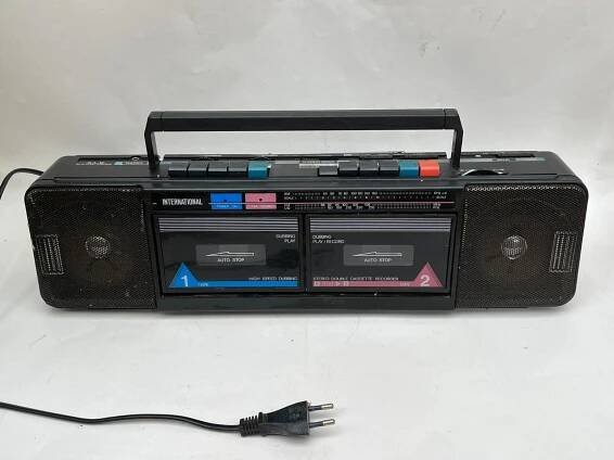RETRO kazeťák dvojče INTERNATIONAL - Starožitnosti