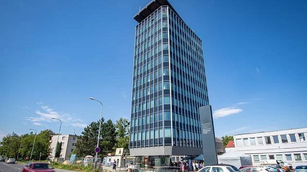 Černá perla v Porubě ožila. Ikonická stavba je domovem pro lékařskou kliniku