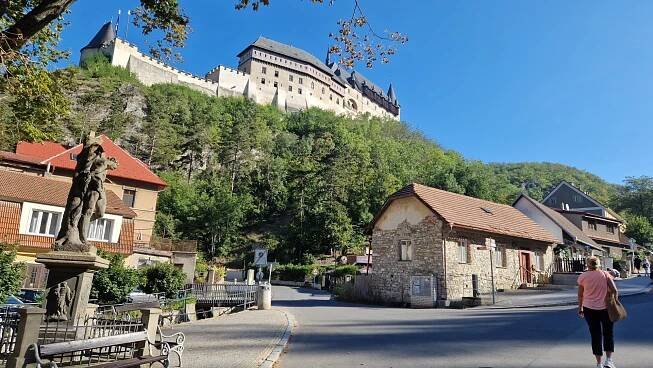 Výlet na státní hrad Karlštejn – Naše Martinice z. s.