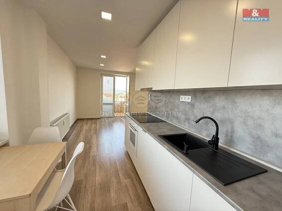 Pronájem bytu 2+kk 52 m², Tyršovo nám., Louny