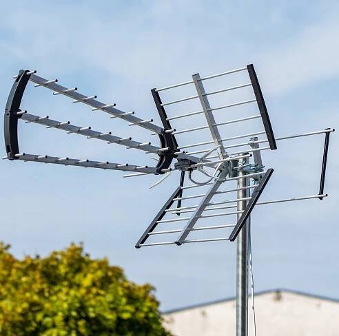 ANTÉNA PRO POZEMNÍ TELEVIZI SMĚROVÁ DVB-T2 KOMBO MUX8 4K LTE VHF UHF VAYOX Model Mocna antena dvbt2 do tv naziemnej VA2000