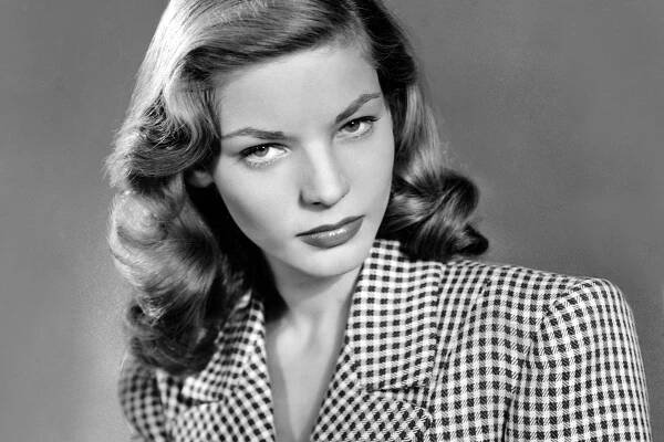 Lauren Bacall Dies at 89; in a Bygone Hollywood, She Purred Every Word - The New York Times