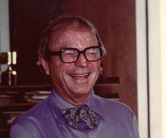 Chuck Jones Biography - Childhood, Life Achievements & Timeline