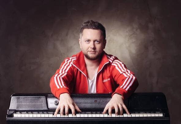 PAWEŁ TOMASZEWSKI — Svatováclavský hudební festival