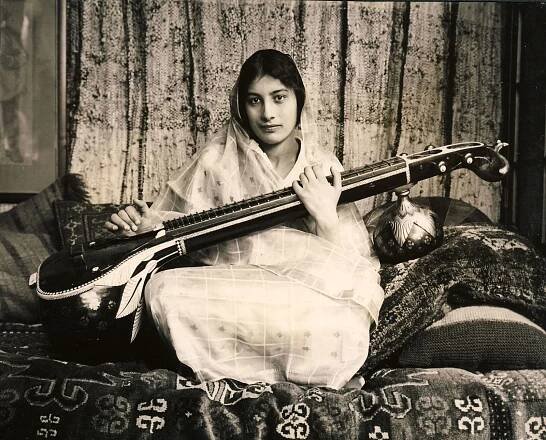 Noor Inayat Khan playing the veena, c. 1937