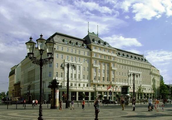 Hotel Carlton (Bratislava)