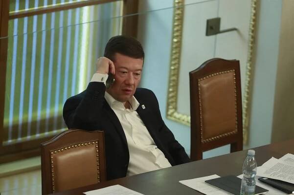 Okamura zaplatil 7,4 milionu lidem z agentury vydávající volební průzkumy