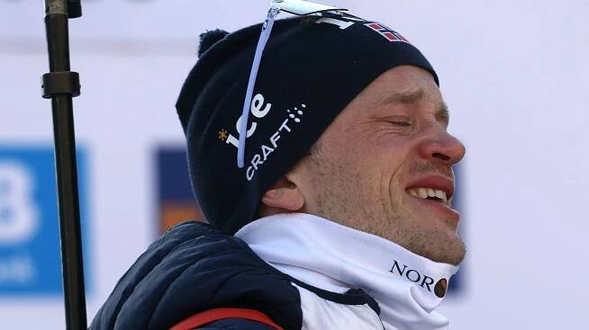 Biatlonista Tarjei Bö se po triumfu rozplakal. Oznámil konec kariéry - Sport.cz