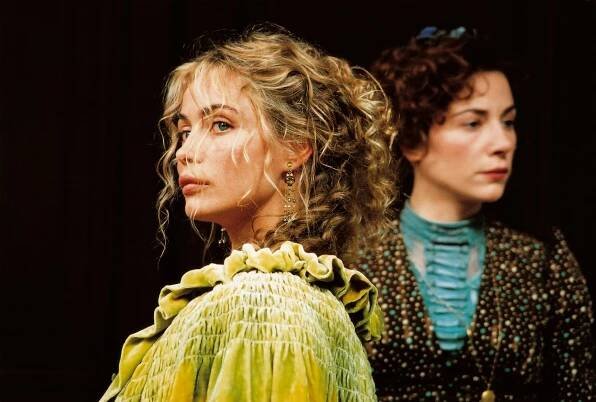 Un fil à la patte - Z filmu - Emmanuelle Béart, Julie Depardieu