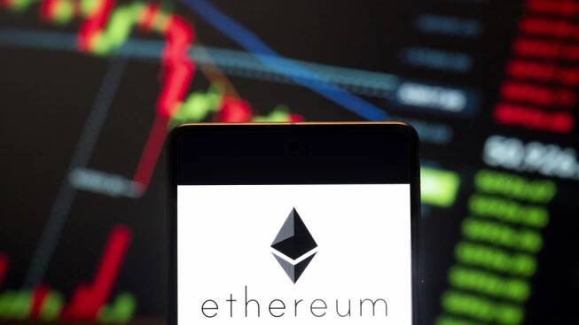 Fondy ETF navázané na kryptoměnu ether mají povolení vstoupit na burzu