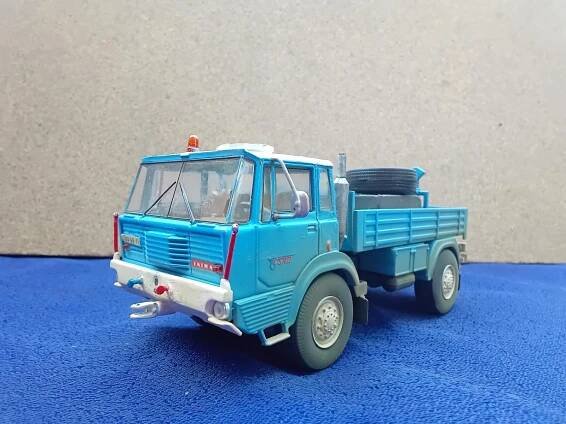 Tatra 813 4x4 ČSAD 1/43