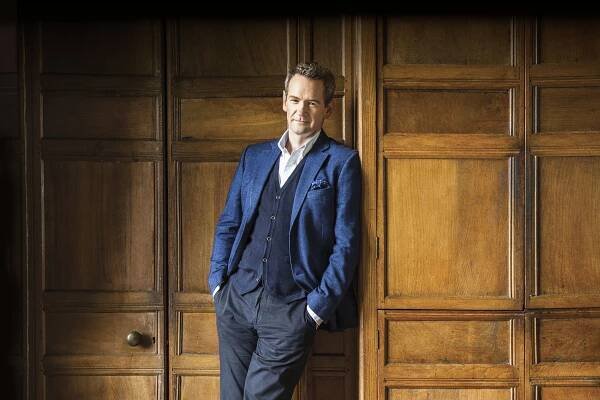 Alexander Armstrong