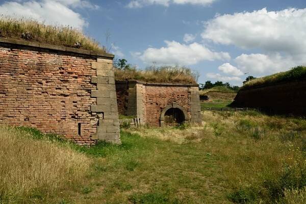 Opevnění a podzemní chodby pevnosti Terezín - Jednou stopou Českem