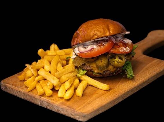 Tom's Pizza & Burgers | Wolt | Doručení | Praha