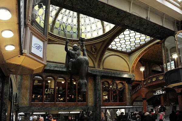 Pasáž Lucerna • Pestrá Praha