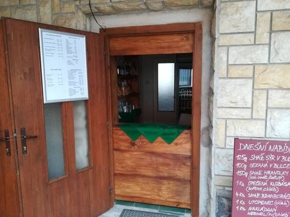 Restaurace „Obecní dům" na náměstí - Oficiální stránka městyse Machov