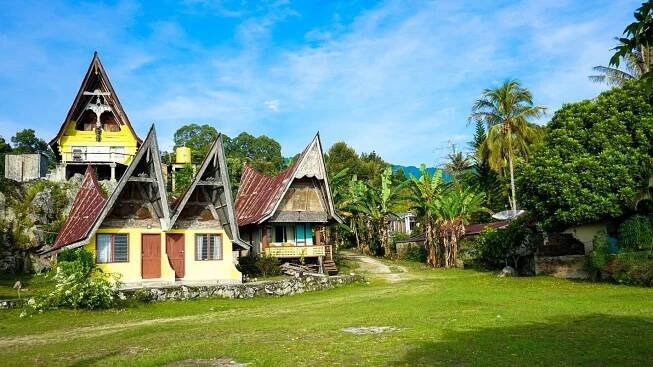 Lake Toba houses © Pixabay