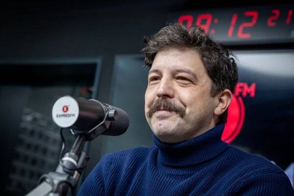 Albert Čuba: Průměrný herec Divadla Mír by si mohl dovolit byt v Praze - Expres FM