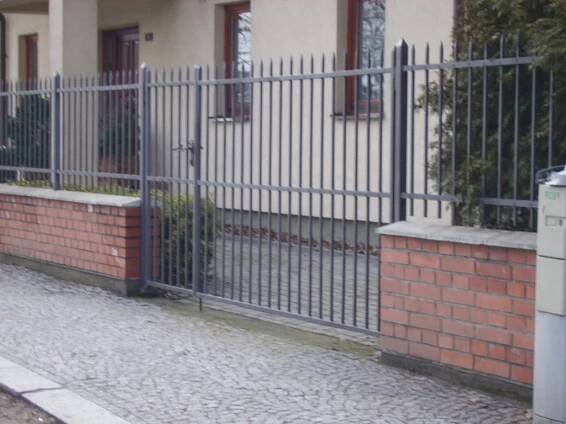 Ocelová vrata Kolín, posuvné brány Nymburk, ocelové schodiště Hradec Králové