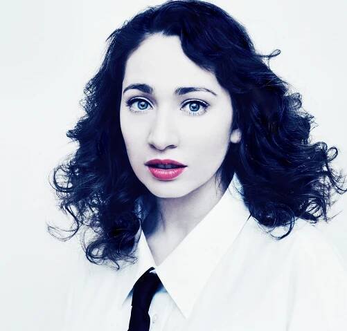 Soubor:Regina Spektor 2012-02-24 001.jpg – Wikipedie