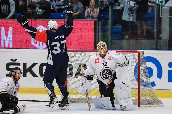Pohár pro mistry a čtyři tisíce zvědavců. V Plzni odstartovala hokejová Liga mistrů