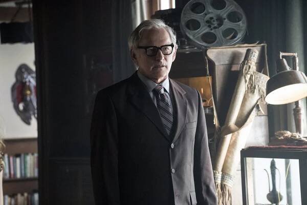 Legendy zítřka - The Justice Society of America - Z filmu - Victor Garber