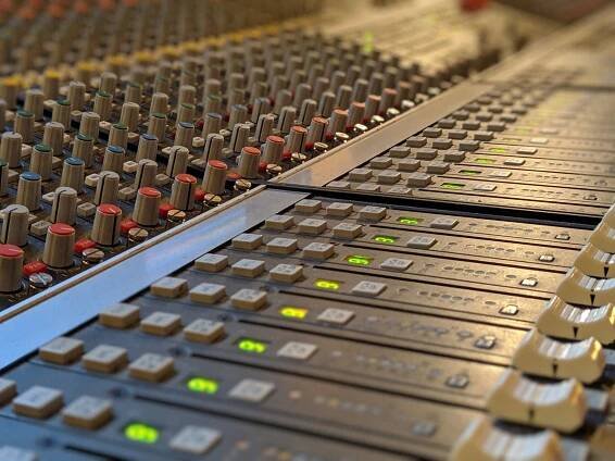 Producer Dave Holmes — Lightship 95 Studio