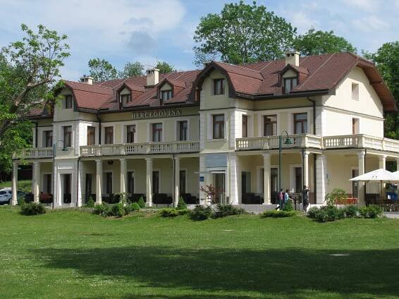 Soubor:Hotel Hercegovina, Ilidža (2010).JPG – Wikipedie