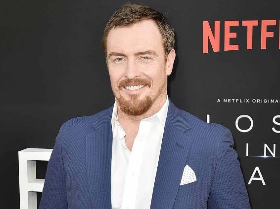 Toby Stephens attends the "Lost In Space" Season 1 Premiere at ArcLight Cinerama Dome on April 9, 2018 in Hollywood, California