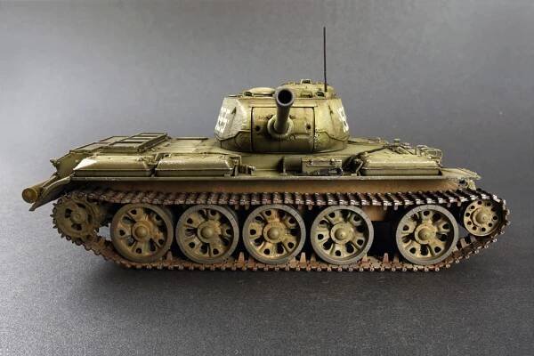 Soviet Medium Tank T-44M