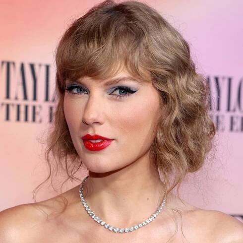 Meet Taylor Swift's actor brother, Austin, who helped buy her masters