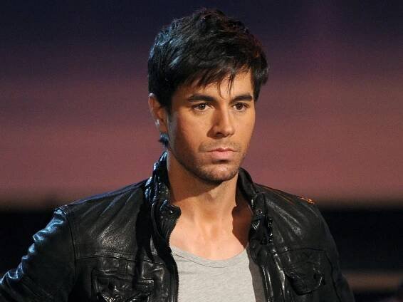 Enrique Iglesias warns fans after woman scammed by online impostor
