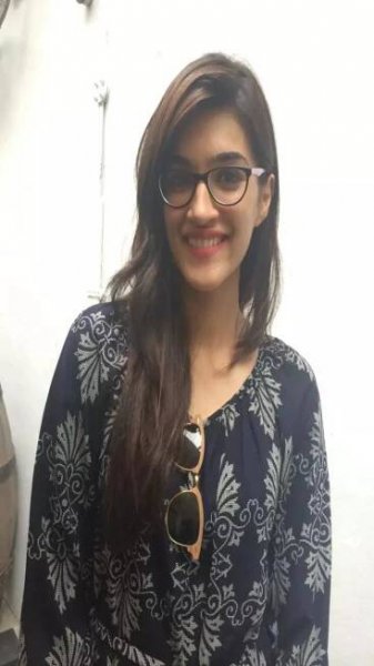 Shradha Kapoor, Ananya Panday, Kareena Kapoor Khan - Bollywood divas who aced nerdy vibe